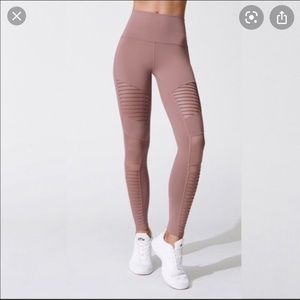 Alo Leggings